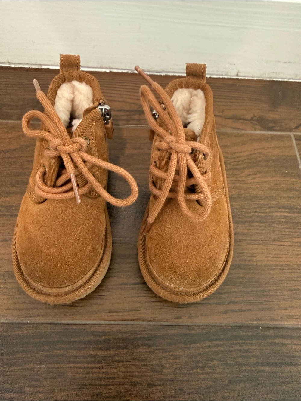 UGG Chestnut Suede Kids Lace-Up Nuemel Boots with Faux Fur size kids 6 youth